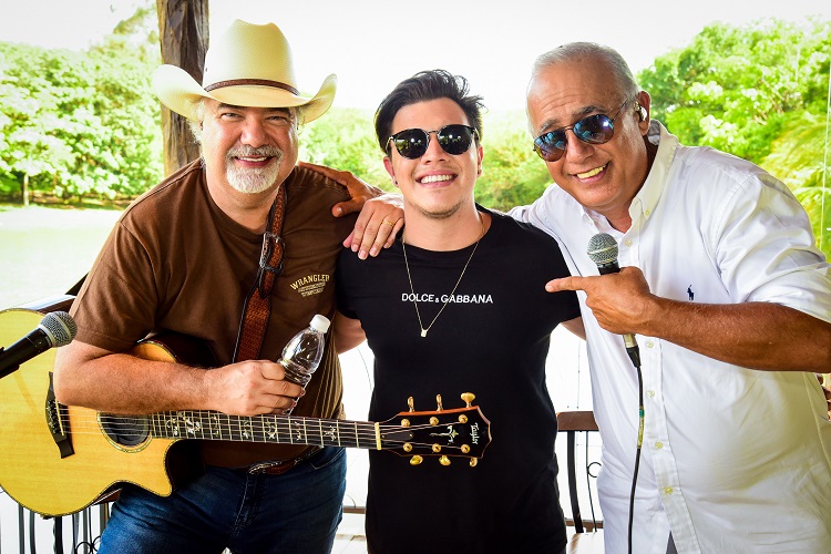 notícia Dupla Dom Marcos e Davi lança última parte do  DVD “Entre amigos e garrafas” 