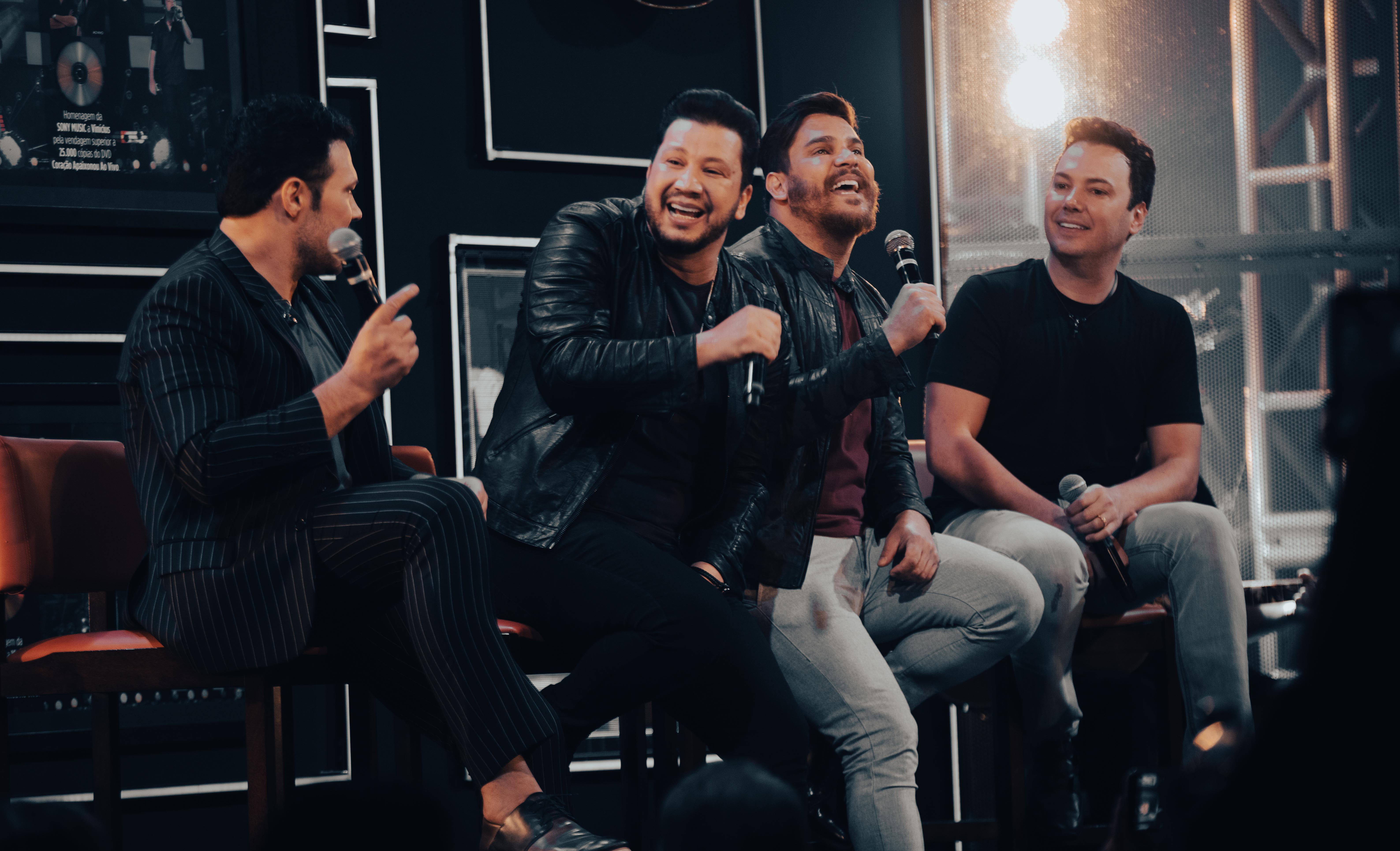 notícia Contagem regressiva para o lançamento das últimas faixas de +Positivo+, de João Bosco & Vinícius