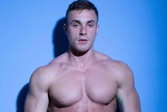 notícia Danilo Custowichi faz sucesso no Brasil e no mundo como modelo, atleta fitness e influenciador