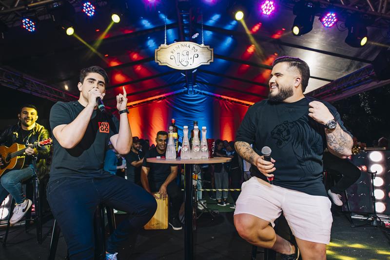 notícia Luccas e Leonardo lançam pout-pourri “Sem Me Controlar/Só de Você”