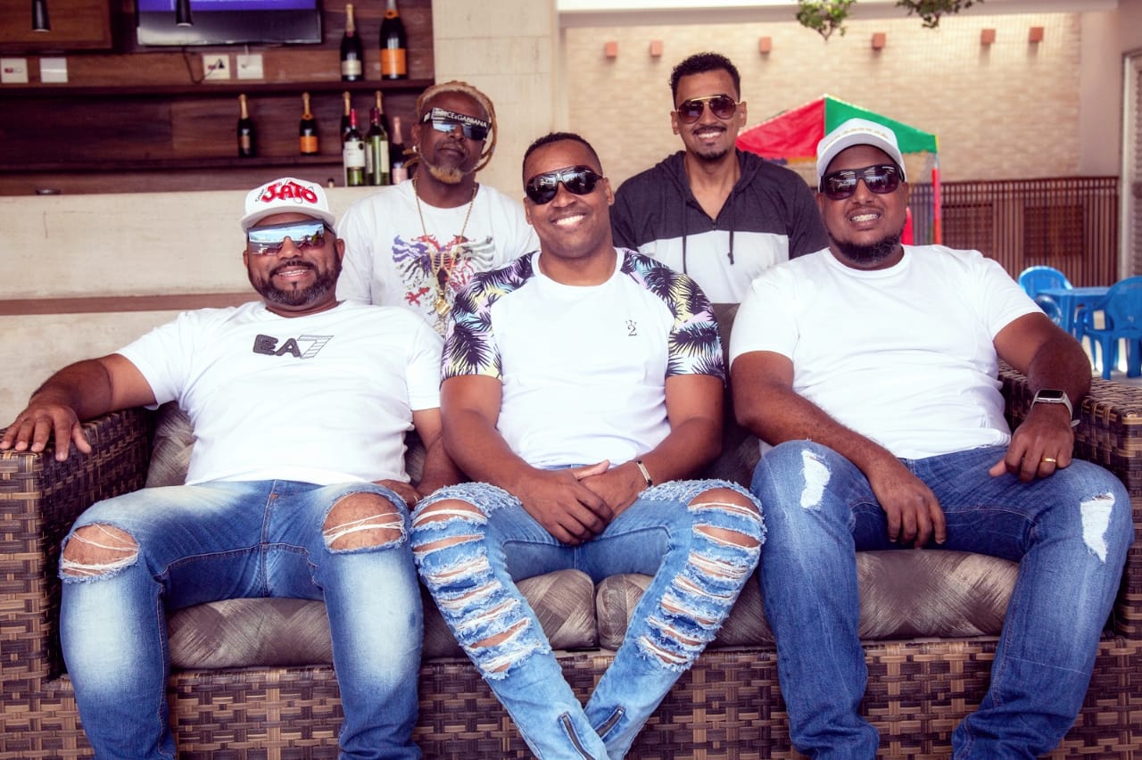 notícia O Grupo Jatô se tornou no Rio de Janeiro uma febre nas noites cariocas com sua música contagiante