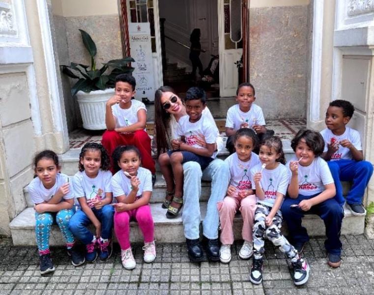 notícia Top Model Sara Cunha inicia a campanha ‘Natal dos Sonhos’ junto ao arcebispo de São Paulo, Dom Ódilo Pedro Scherer