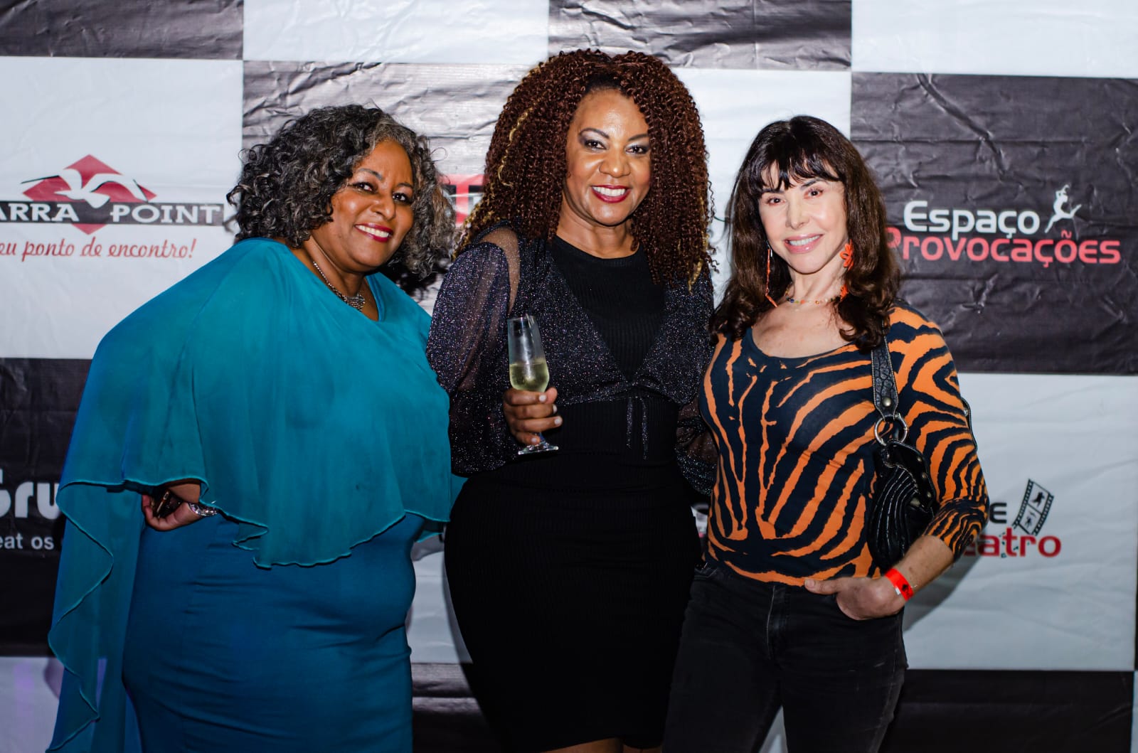 notícia INAUGURAÇÃO DE MAIS UM TEATRO DO GRUPO TEATROS DA BARRA