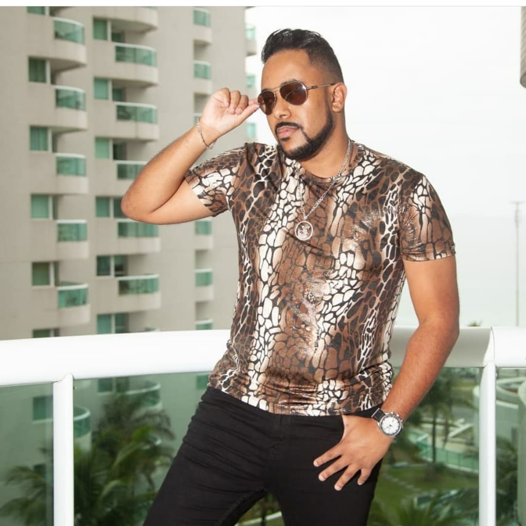 notícia Cantor Rodrigo Gomes grava música de sucesso no Rio de janeiro