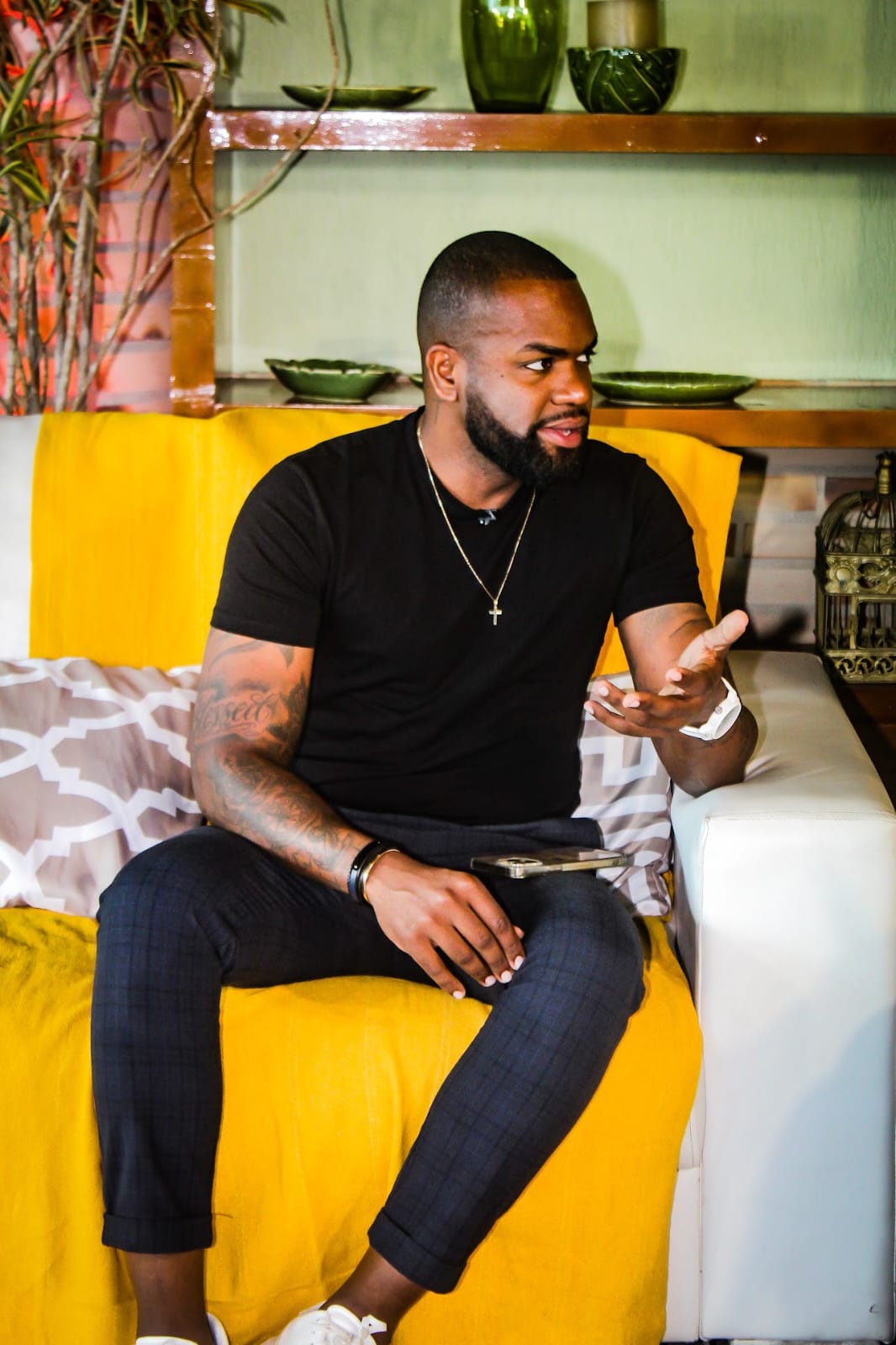 notícia Wallace Magalhaes: De origem humilde, empreendedor transforma lixo em luxo