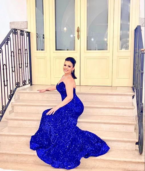 notícia Cantora brasileira Luana Absoluta comemora em grande estilo seu aniversário na Itália