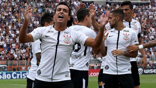 notícia Corinthians vence o São Paulo no primeiro clássico do ano