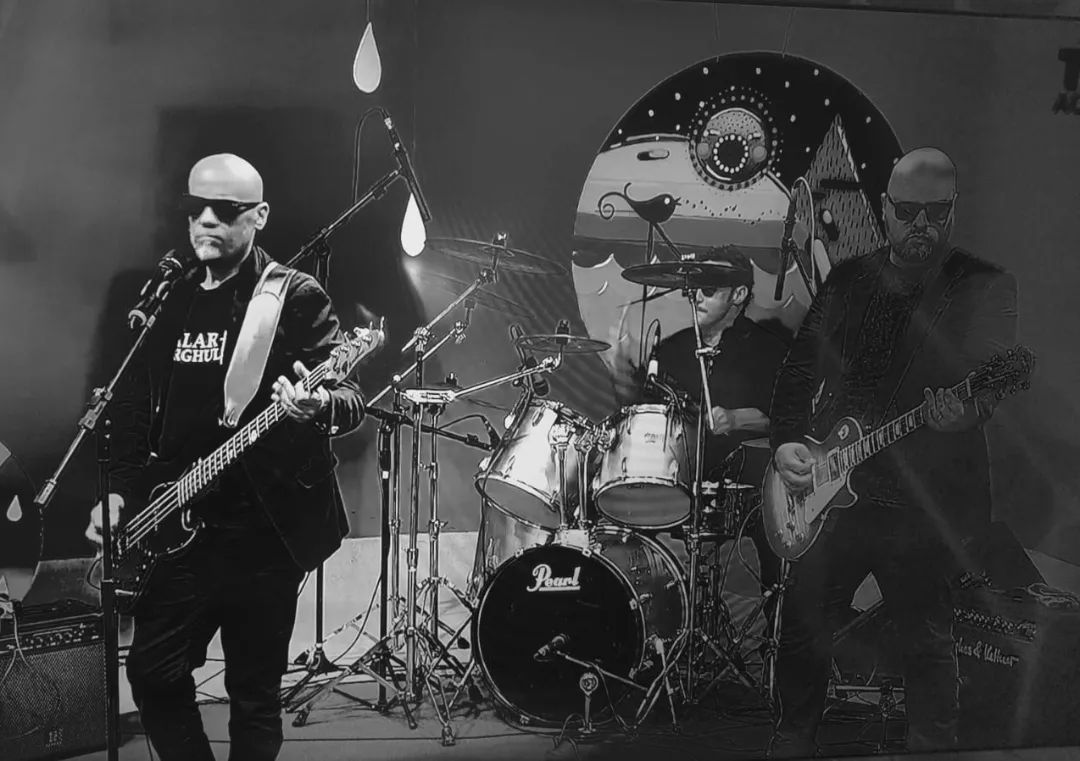 notícia Banda Sthomia com novos  lançamentos musicais