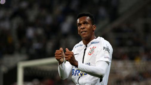 notícia Corinthians vence mais uma e segue líder 