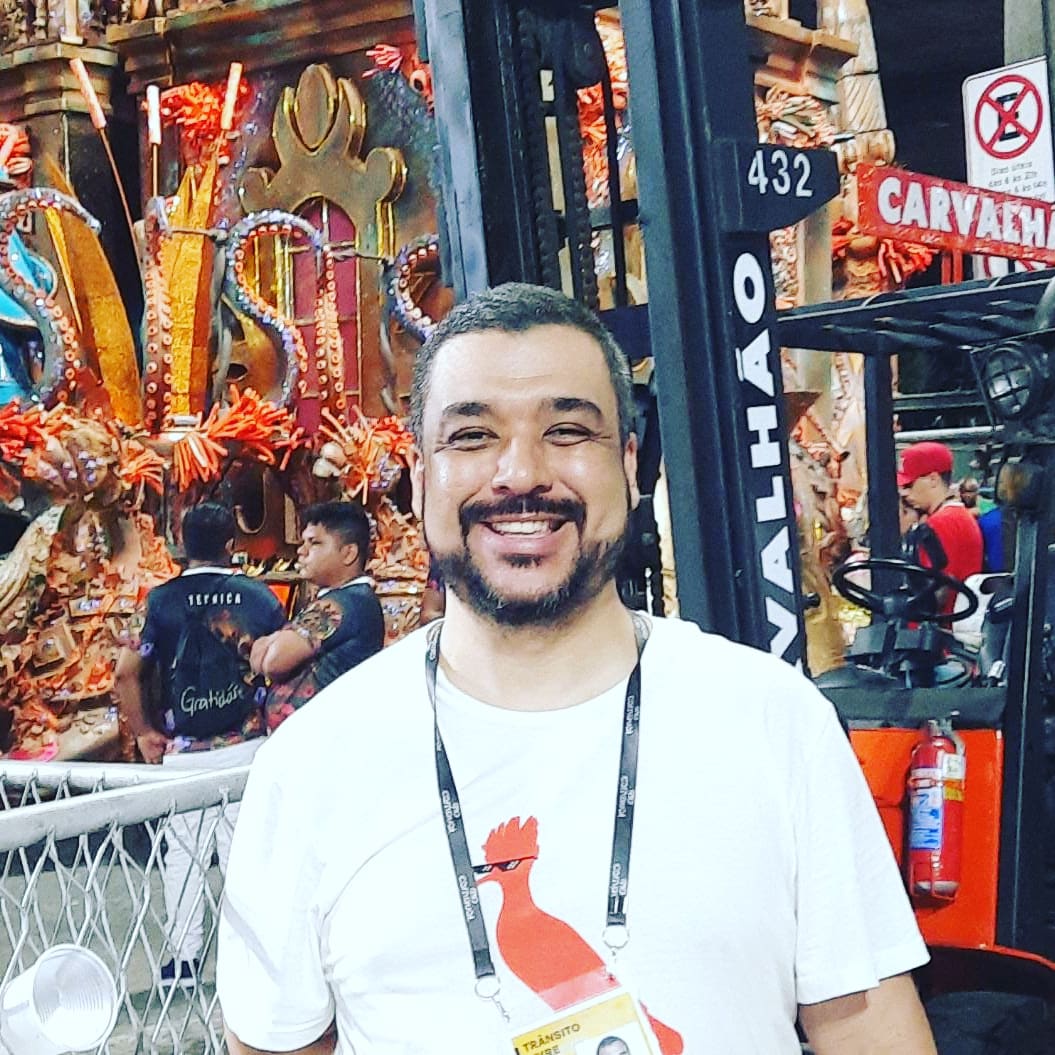 notícia Dhiego Gervazonni é considerado Rei das Musas e Rainhas da Sapucaí