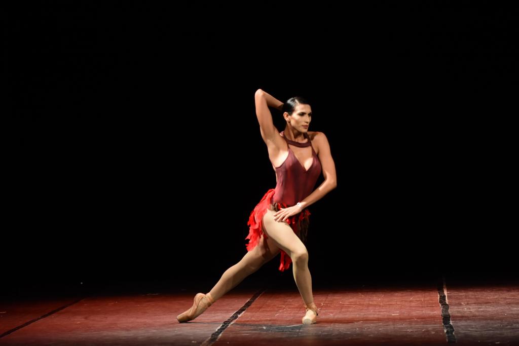 notícia Primeira bailarina nordestina transgênero é embaixadora do FENDAFOR 2023