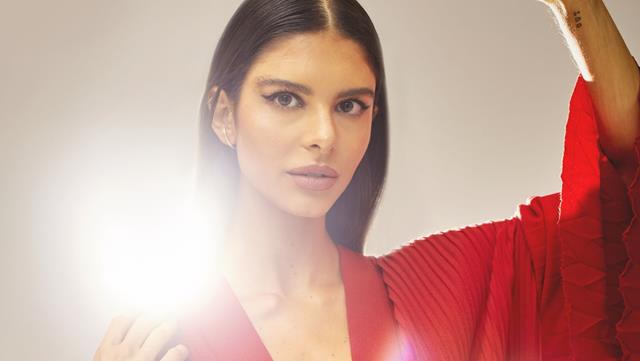 notícia Julia Levy apresenta seu primeiro projeto musical com releitura de Ana Carolina