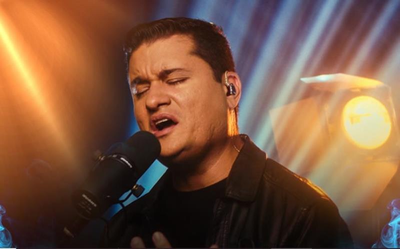 notícia Cantor Filipe Silva lembra do sacrifício de Jesus na cruz no single “Tua Presença”