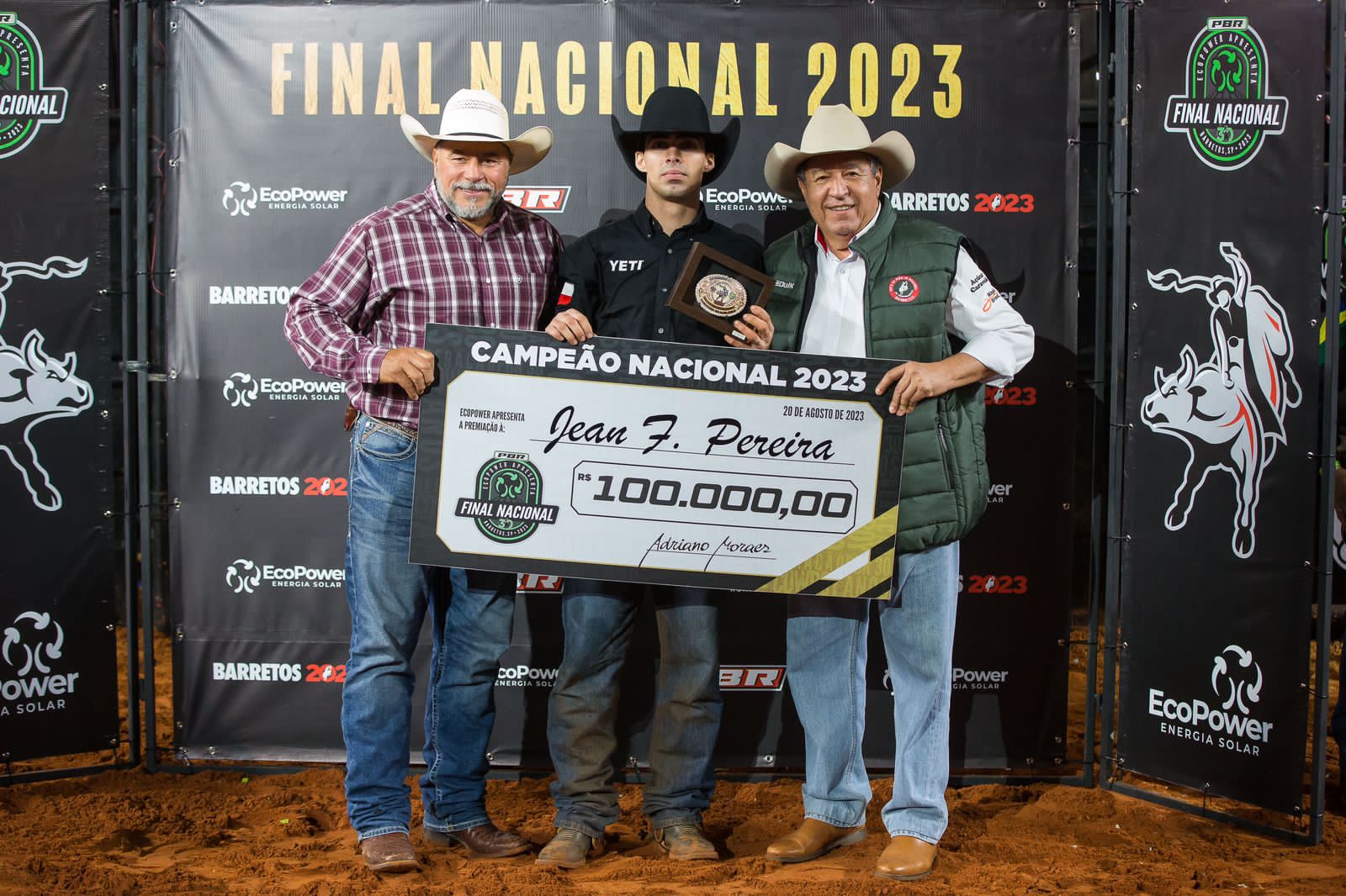 notícia Jean Fernandes brilha na arena de Barretos! O profissional garante vaga na final em Las Vegas  