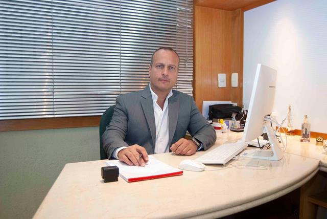 notícia Dores nas costas atingem grande parte dos idosos no Brasil