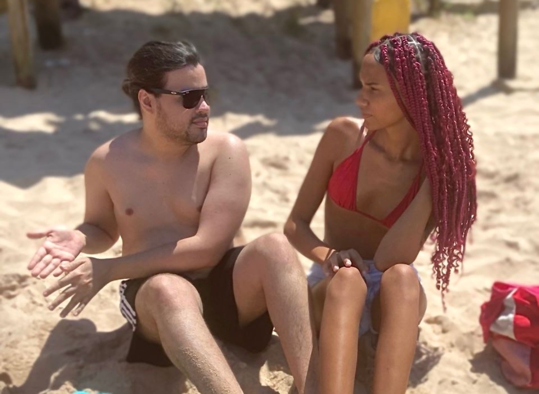 notícia Croislla e Vinícius henuns, são visto com corpos sarados em praia 