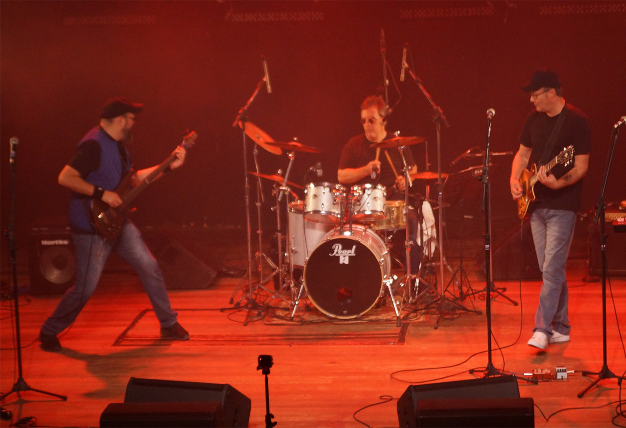 notícia BANDA GAÚCHA THOMAS BUTTERFLY LANÇA ÁLBUM “LIKE THAT” 