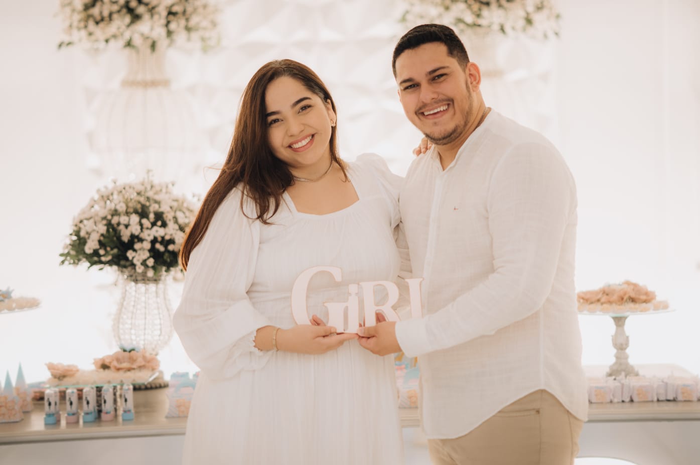 notícia Empresários Paula Ohana e Davi Vasconcelos realizam chá de revelação no Spazio Buffet