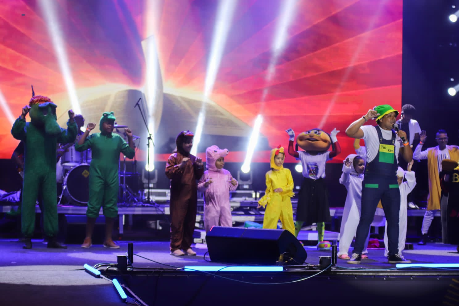 notícia Tio Kin e Tia Binha fazem a festa da garotada no festival da Cultura Evangélica de Salvador 