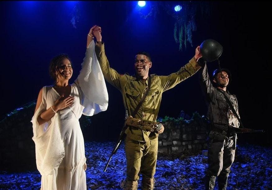 notícia Enem 2023: aulão preparatório apresenta espetáculo sobre a ‘Segunda Guerra’, em revisão