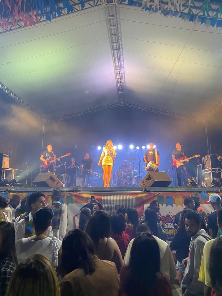 notícia Noite de São João em Mirangaba teve show especial da banda Canários do Reino