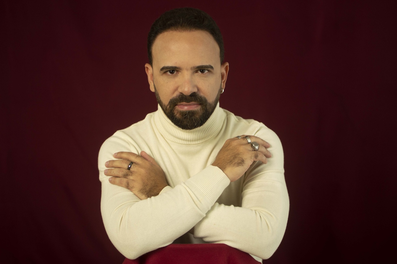 notícia Parceiro de importantes nomes da MPB, André Morais lança seu 3º álbum autoral