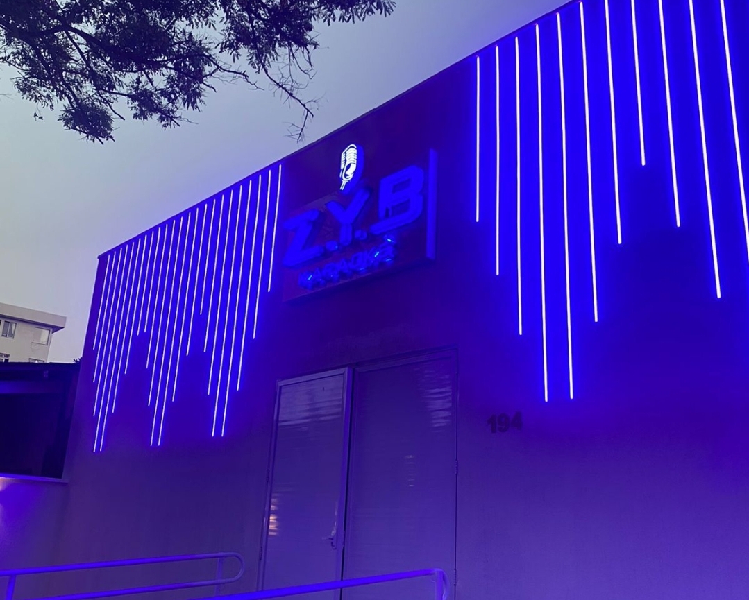 notícia Z.Y.B : a primeira casa exclusiva de karaokê em Fortaleza chega para transformar noites em memórias inesquecíveis