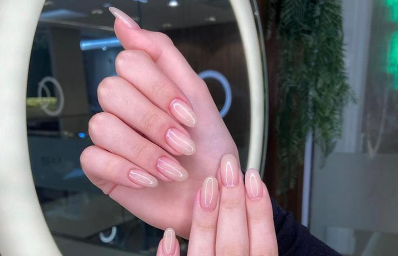 notícia Demanda pelo alongamento das unhas cresce com a chegada das festas no final de ano 