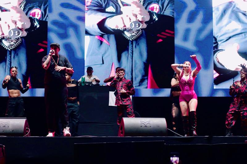 notícia Mc Mari dá um show no Primavera sound ao lado do Mc Binladen