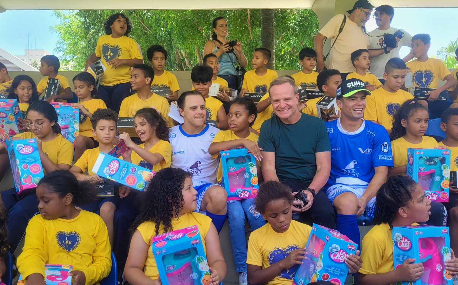 notícia Estrelas do automobilismo participam de Futebol Solidário e beneficiam crianças da LBV