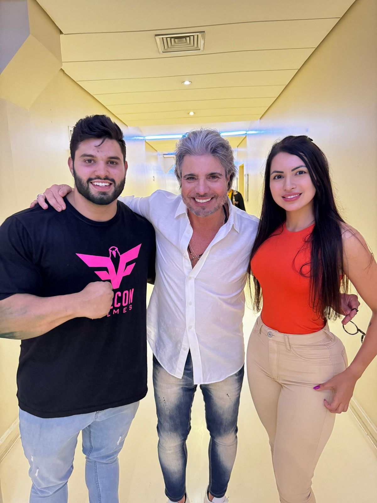 notícia João Kleber convida Falcon para participar de quadro dentro do seu programa na Rede TV