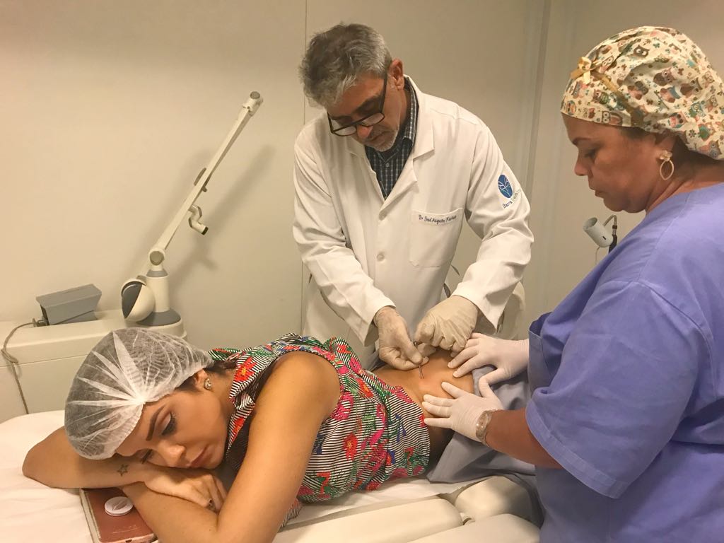 notícia Denise Dias adere ao chip da beleza: 