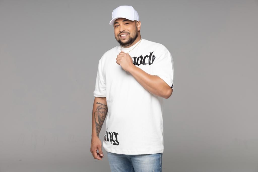 notícia Cantor Lucas Matos se prepara para verão intenso e celebra momento aquecido na carreira