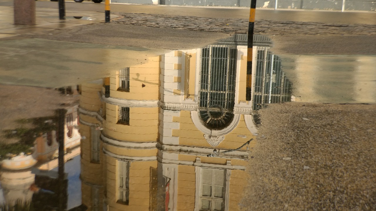 notícia HOMEM INVADE O CAMPO 2 VEZES NO MESMO JOGO NO CAMPEONATO PERNAMBUCANO  