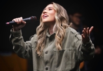 noticia Aguiar MultiMusic volta a investir pesado em novos talentos e anuncia Beatriz Cristina no casting