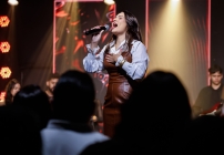 noticia Ingrid Santiago apresenta “Cuida Deus”, canção que pede proteção e restauração dos lares