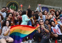 noticia Muita cor e brilho, Pré-Parada LGBT de Madureira lota palco do samba