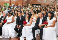 notícia Prefeito de Louveira  Junior Finamore e sua esposa Marlene Montelato apadrinha de 33 casais no 2º Casamento Comunitário.