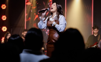 noticia Ingrid Santiago apresenta “Cuida Deus”, canção que pede proteção e restauração dos lares