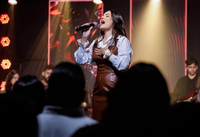 noticia Ingrid Santiago apresenta “Cuida Deus”, canção que pede proteção e restauração dos lares