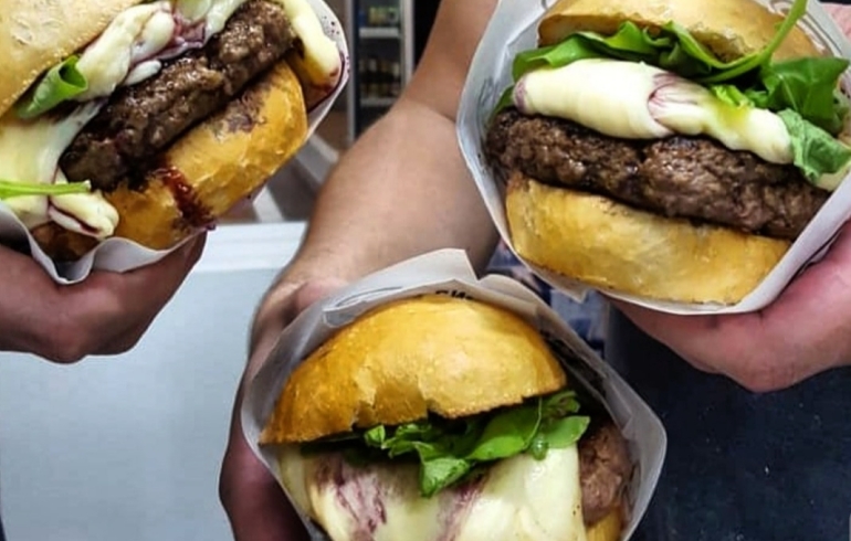 noticia Conheça o burger de Aligot: o prato francês que está fazendo sucesso no Brasil