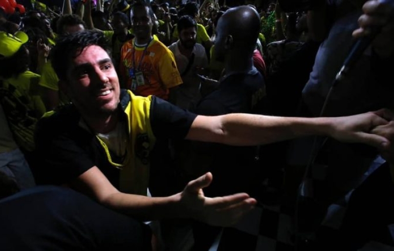noticia Marcelo Adnet é o vencedor do samba da São Clemente