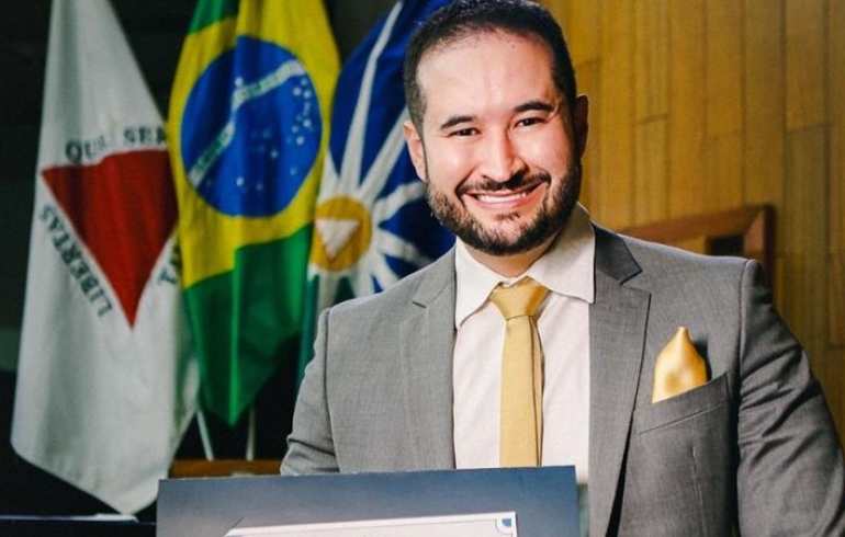 noticia André Oliveira, um dos três melhores cirurgiões plásticos do Brasil, recebe Título de Cidadão Honorário de Uberlândia