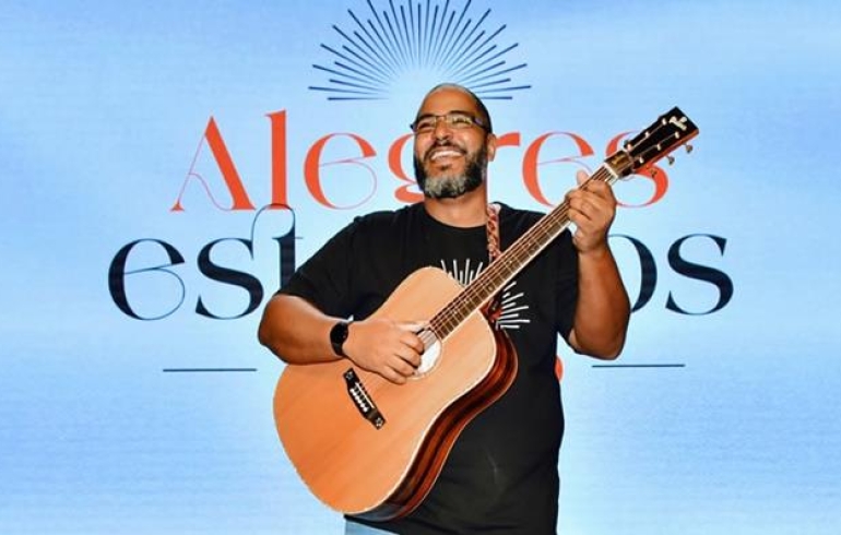noticia Cantor Marcos Miranda anuncia gravação de “Alegres Estamos”, seu primeiro álbum ao vivo