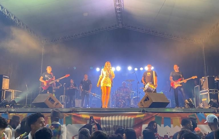 noticia Noite de São João em Mirangaba teve show especial da banda Canários do Reino