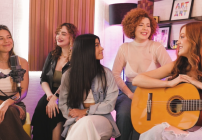 artigo Sofia Gayoso reúne time de cantoras no clipe de 