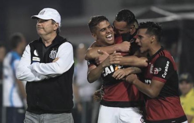 noticia Santos joga mal e perde 2x0 para o Flamengo 