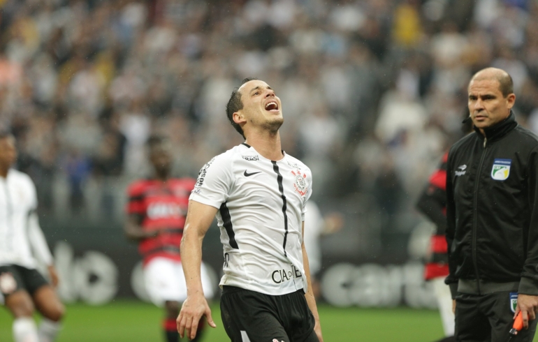 noticia Corinthians perde a primeira no Brasileirão
