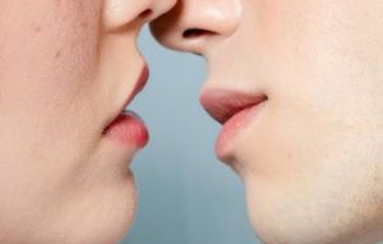 noticia Dia do beijo 13/04: você tem deixado de beijar por causa do hálito?