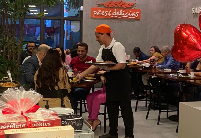 noticia Pães & Delícias completa 33 anos | Considerada uma das 100 melhores padarias do Brasil 